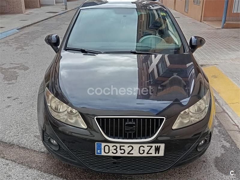 Usado Seat Ibiza SC Copa 90 CV (66 kW) 2010 Negro Utilitario