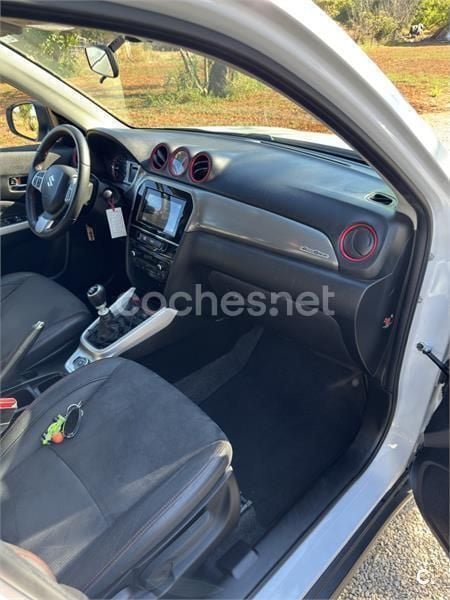 Blanco Usado 2017 Suzuki Vitara SUV | 17.000 € (Precio justo) - Imagen 1/4