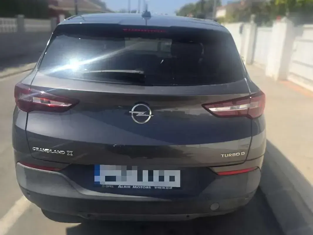 Usado Opel Grandland X Selective 120 CV (88 kW) 2018 Gris SUV