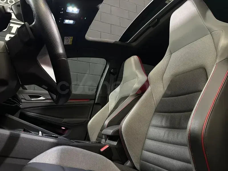 Usado VW Golf VIII GTI 245 CV (180 kW) 2021 Negro Berlina