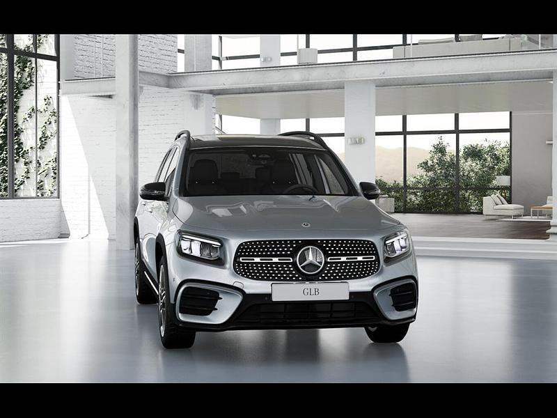 Usado Mercedes GLB200 150 CV (110 kW) 2025 Plata hightec SUV