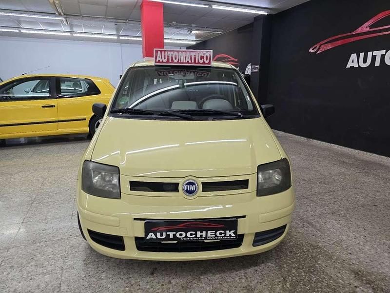 Usado Fiat Panda Dynamic 60 CV (44 kW) 2005 Amarillo Utilitario