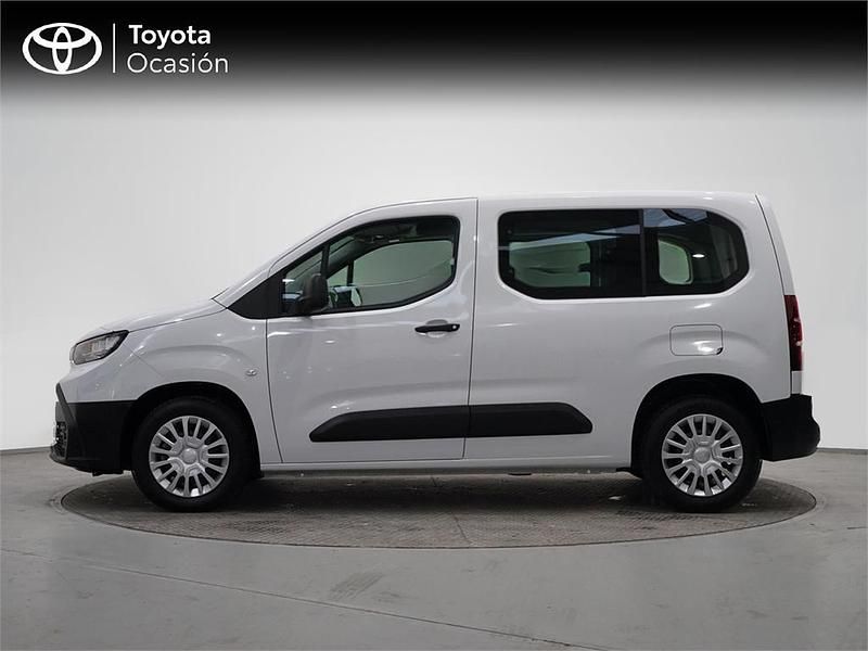 Usado Toyota Proace Verso City 100 CV (73 kW) 2024 Blanco polar Familiar