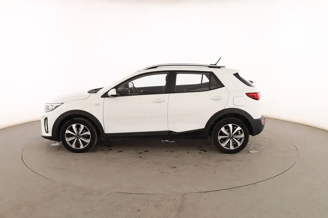 Usado Kia Stonic 84 CV (61 kW) 2021 Blanco SUV