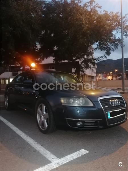 Usado Audi A6 225 CV (165 kW) 2005 Azul Familiar