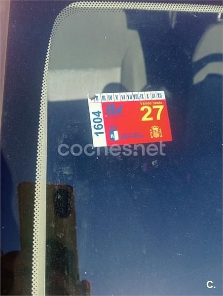 Usado Ford Fiesta Ambiente 68 CV (50 kW) 2008 Rojo Utilitario