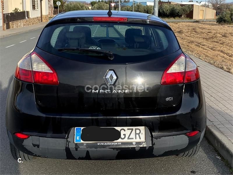 Usado Renault Mégane Dynamique 105 CV (77 kW) 2010 Negro Berlina