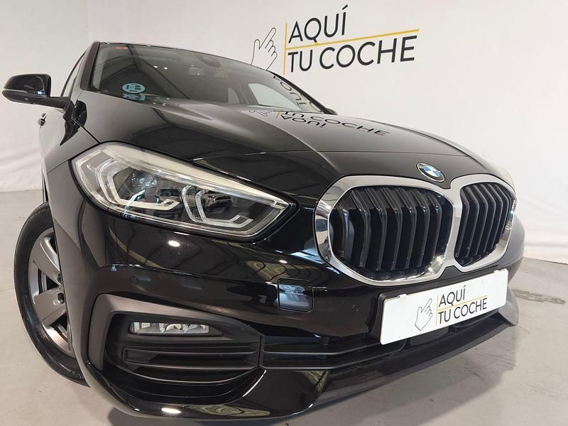 Negro Usado 2021 BMW 118 Utilitario | 18.900 € (Precio justo) - Imagen 1/4
