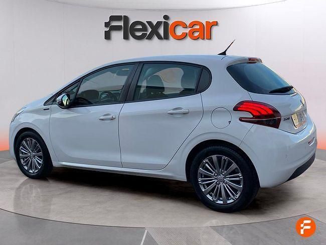 Usado Peugeot 208 Signature Sky 110 CV (80 kW) 2018 Blanco Utilitario