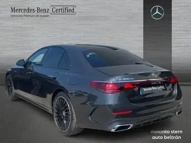 Usado Mercedes E300 313 CV (230 kW) 2025 Gris Berlina