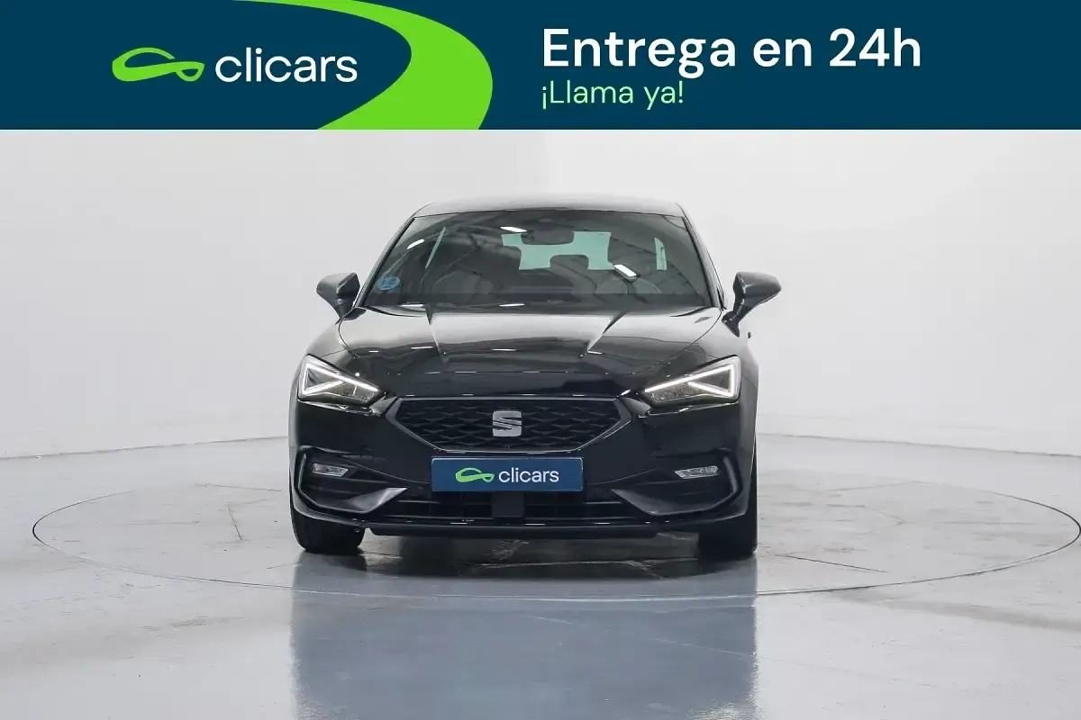 Usado Seat Leon FR 150 CV (110 kW) 2022 Negro Berlina