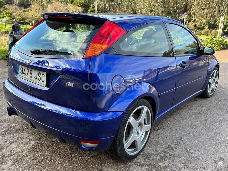 Usado Ford Focus RS 220 CV (161 kW) 2003 Azul Berlina