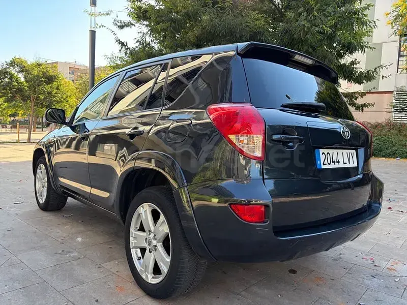 Usado Toyota RAV4 Premium 177 CV (130 kW) 2008 Negro SUV