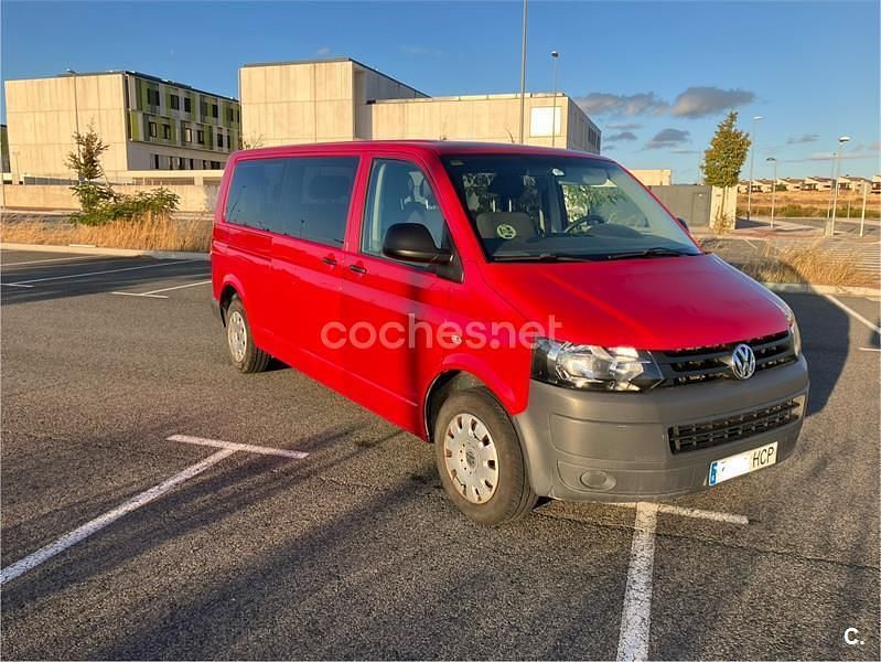 Rojo Usado 2011 VW Caravelle Comfortline Monovolumen | 17.900 € (Precio justo) - Imagen 1/4