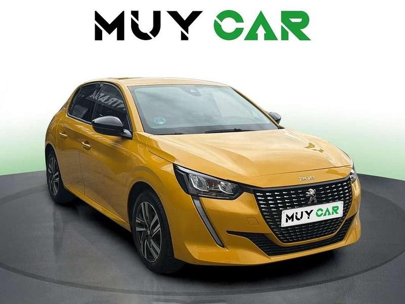 Usado Peugeot 208 Allure 102 CV (75 kW) 2022 Amarillo Utilitario