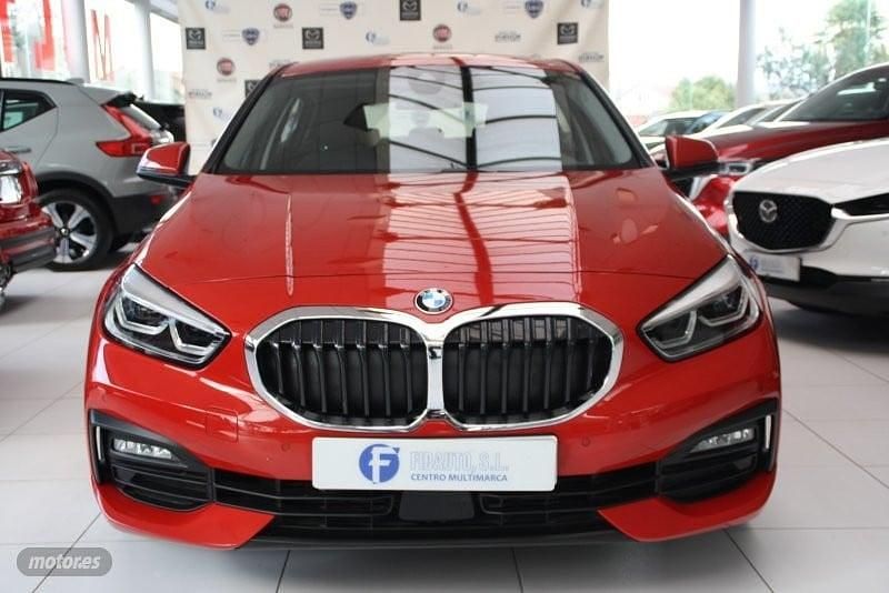 Usado BMW 118 150 CV (110 kW) 2023 Rojo Utilitario