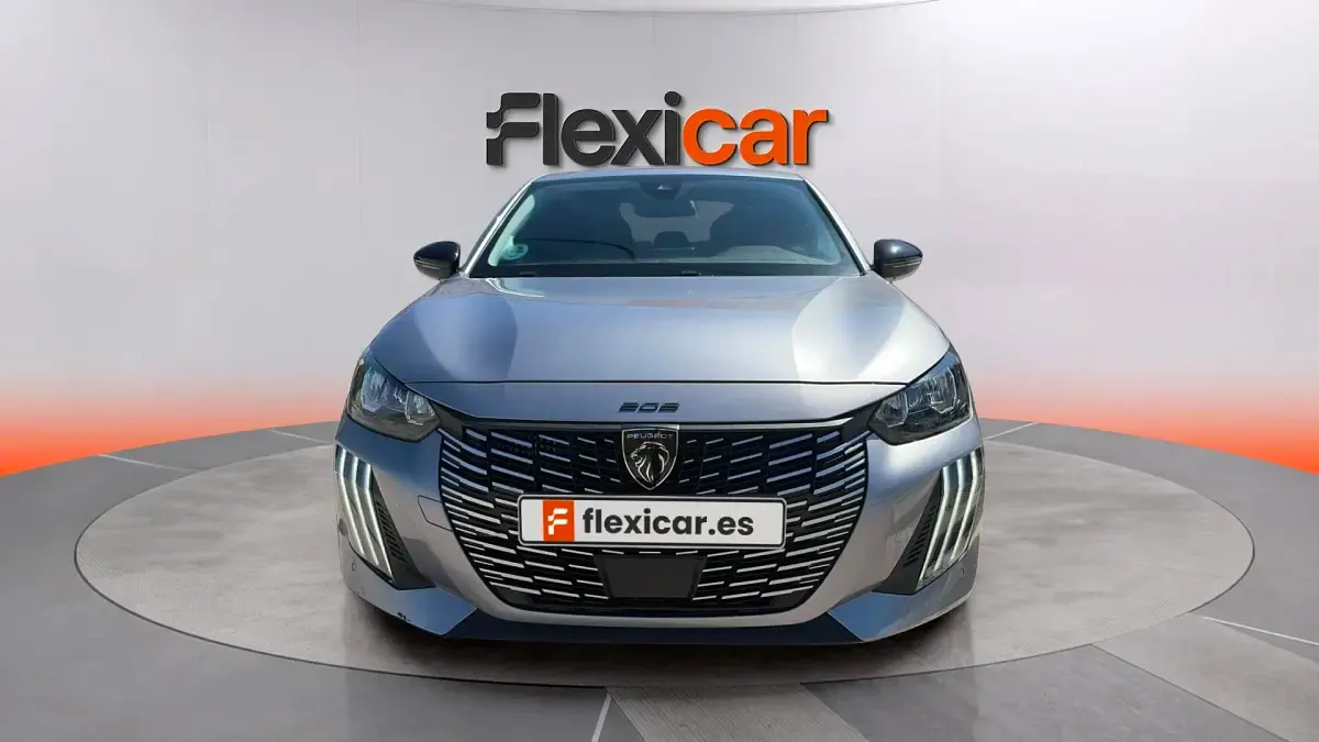 Usado Peugeot 208 Allure 101 CV (74 kW) 2025 Gris Utilitario