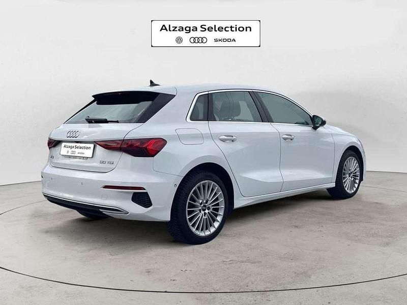 Usado Audi A3 Sportback Advanced 116 CV (85 kW) 2021 Blanco Utilitario