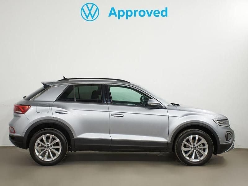 Usado VW T-Roc Life 150 CV (110 kW) 2024 Plata pirita (metalizado) SUV