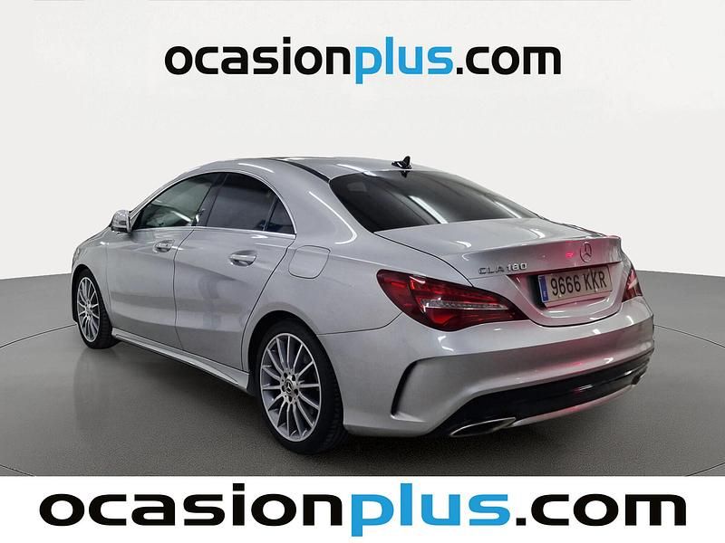 Usado Mercedes CLA180 122 CV (89 kW) 2018 Gris Berlina