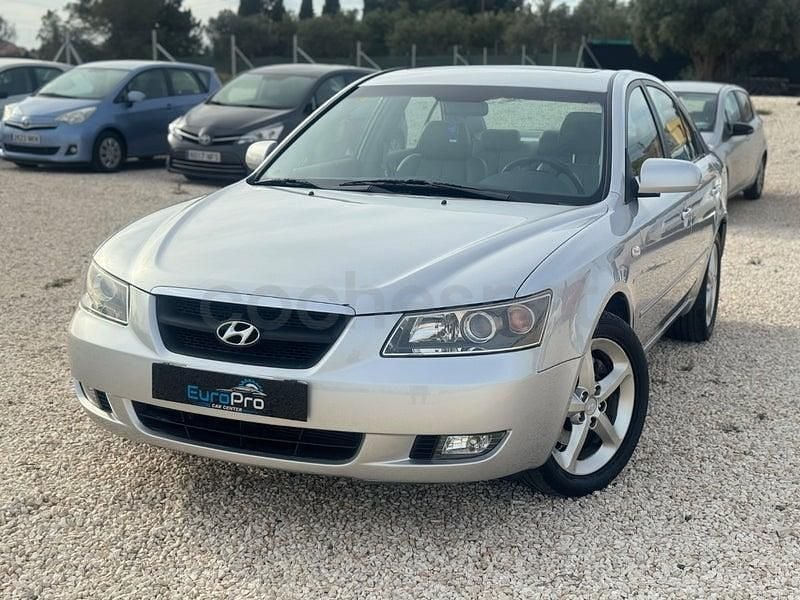 Usado Hyundai Sonata Comfort 140 CV (102 kW) 2007 Gris / plata Berlina