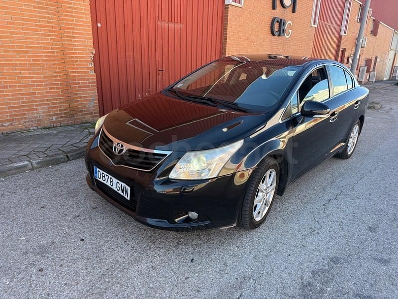 Usado Toyota Avensis Sol 129 CV (94 kW) 2009 Negro Berlina