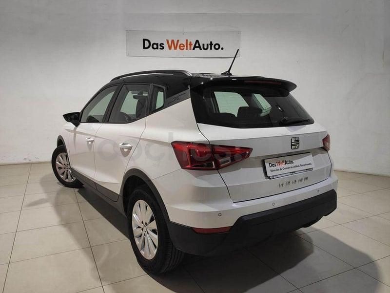 Usado Seat Arona Style 110 CV (80 kW) 2021 Blanco SUV