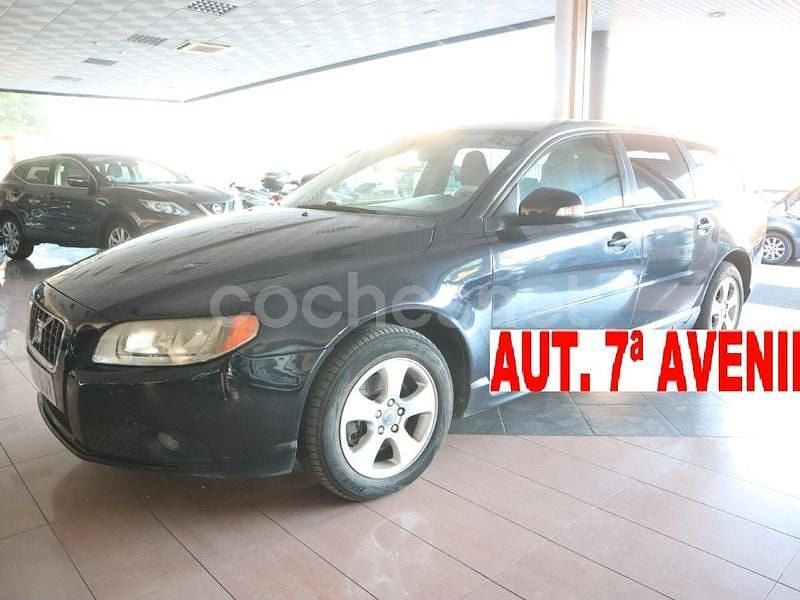 Usado Volvo V70 Momentum 136 CV (100 kW) 2009 Negro Familiar