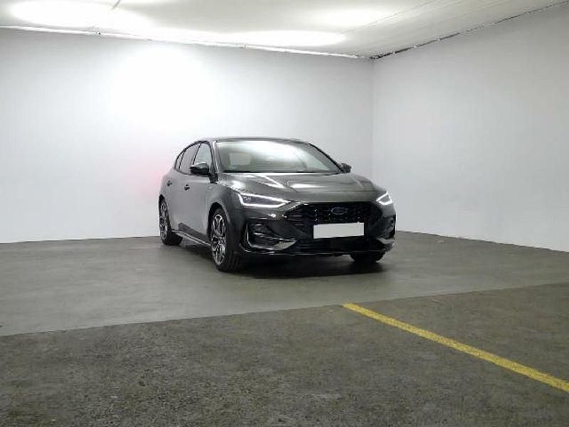 Usado Ford Focus ST-Line X 125 CV (91 kW) 2023 Gris Berlina