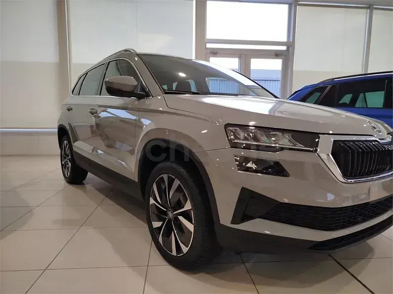 Nuevo Skoda Karoq 150 CV (110 kW) 2026 Gris / plata SUV
