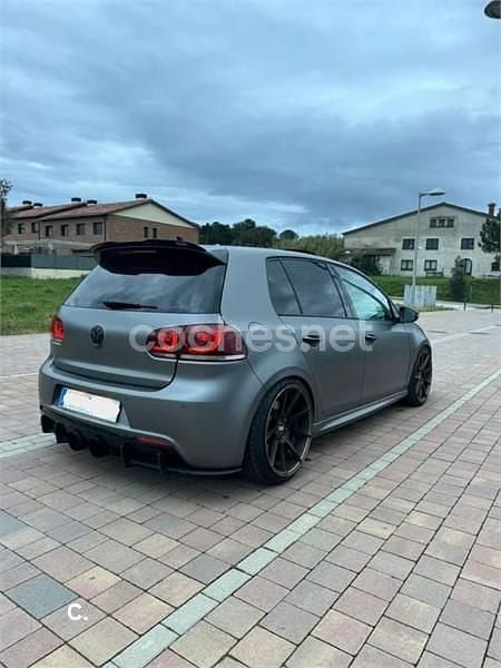 Gris / plata Usado 2010 VW Golf VI R Berlina | 17.900 € (Un poco caro) - Imagen 1/4