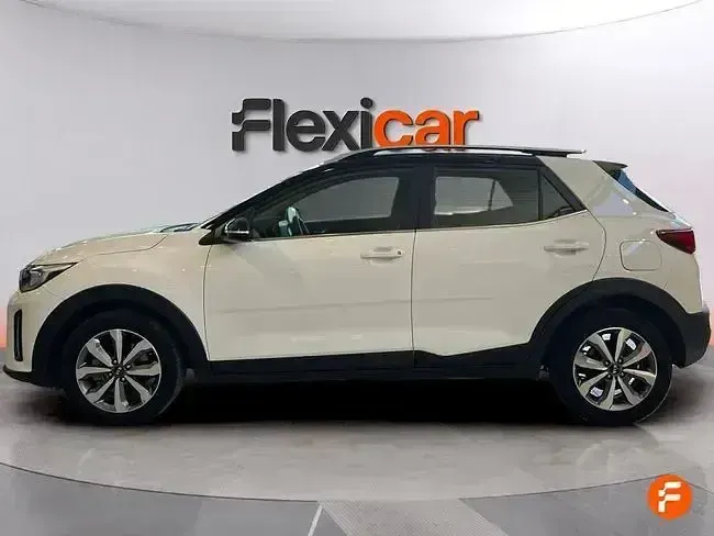 Usado Kia Stonic 100 CV (73 kW) 2021 Blanco SUV