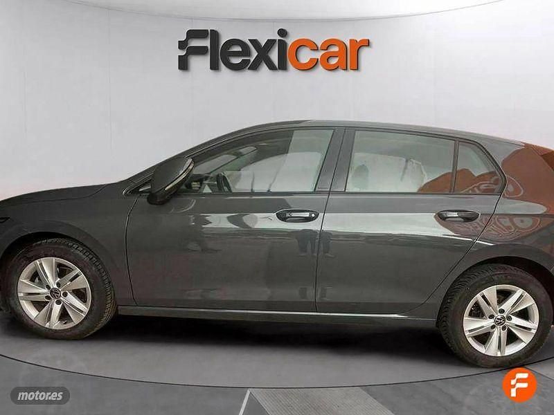 Usado VW Golf VIII 115 CV (84 kW) 2022 Gris Berlina