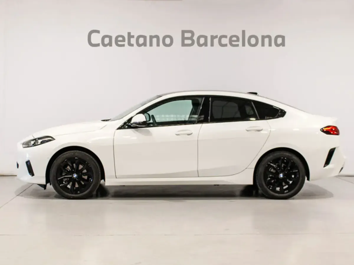 Usado BMW 120 Comfort Edition 163 CV (119 kW) 2025 Blanco Utilitario
