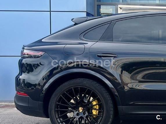 Usado Porsche Cayenne 462 CV (339 kW) 2022 Negro SUV