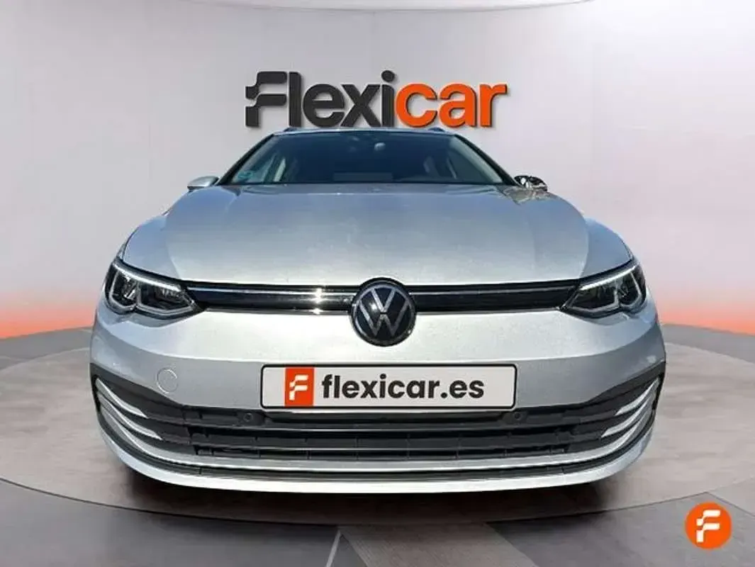 Usado VW Golf VIII 116 CV (85 kW) 2021 Gris Familiar