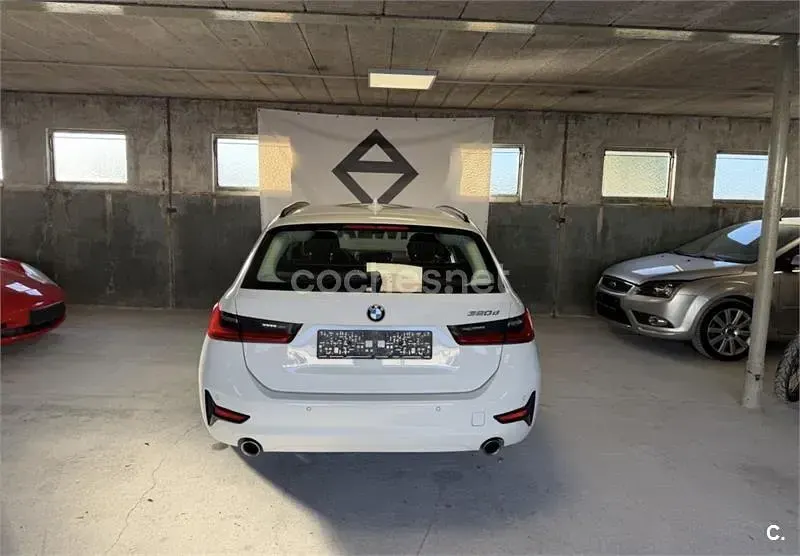 Usado BMW 320 Advantage 190 CV (139 kW) 2020 Blanco Familiar
