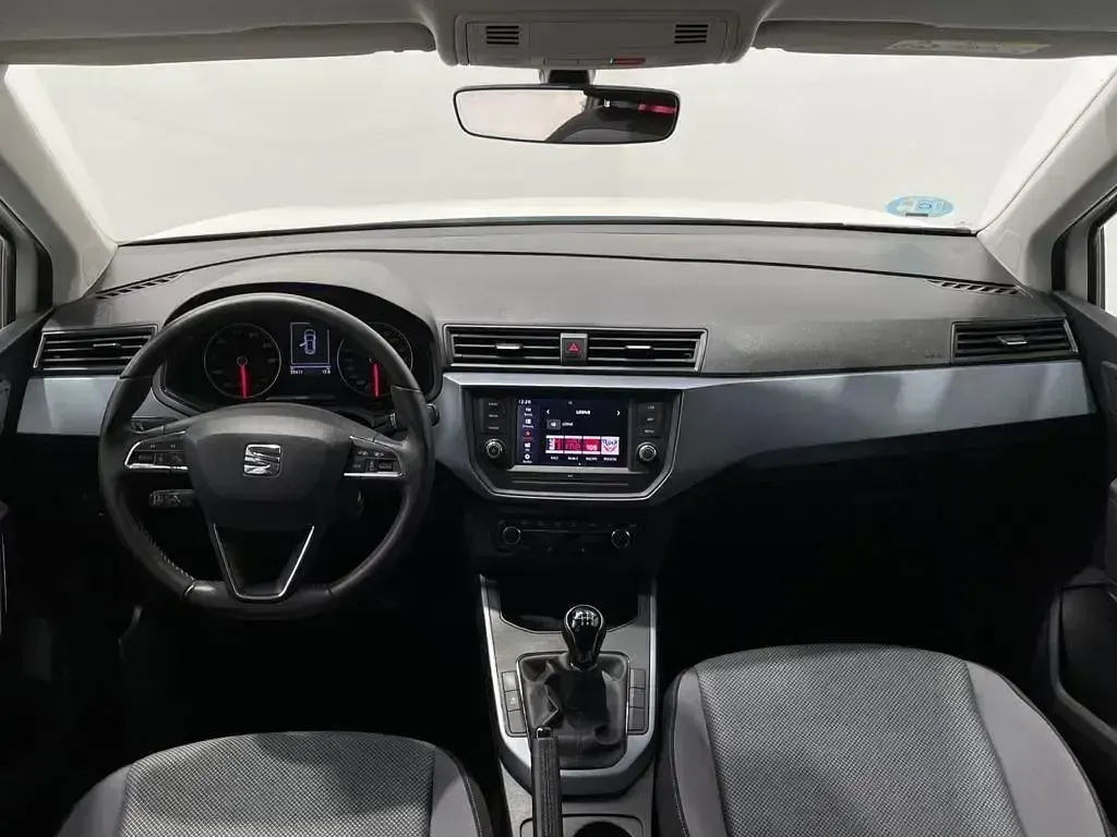 Usado Seat Arona Style 110 CV (80 kW) 2021 Blanco SUV