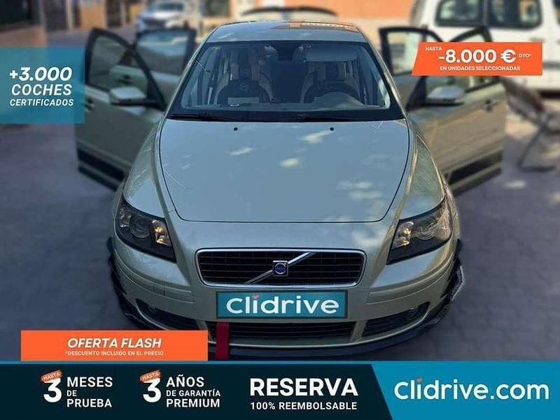 Amarillo Usado 2005 Volvo S40 Momentum Berlina | 4790 € (Precio justo) - Imagen 1/3
