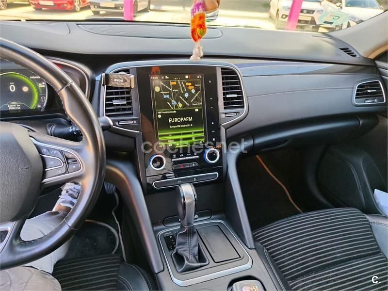 Usado Renault Talisman Intens 130 CV (95 kW) 2017 Gris / plata Familiar