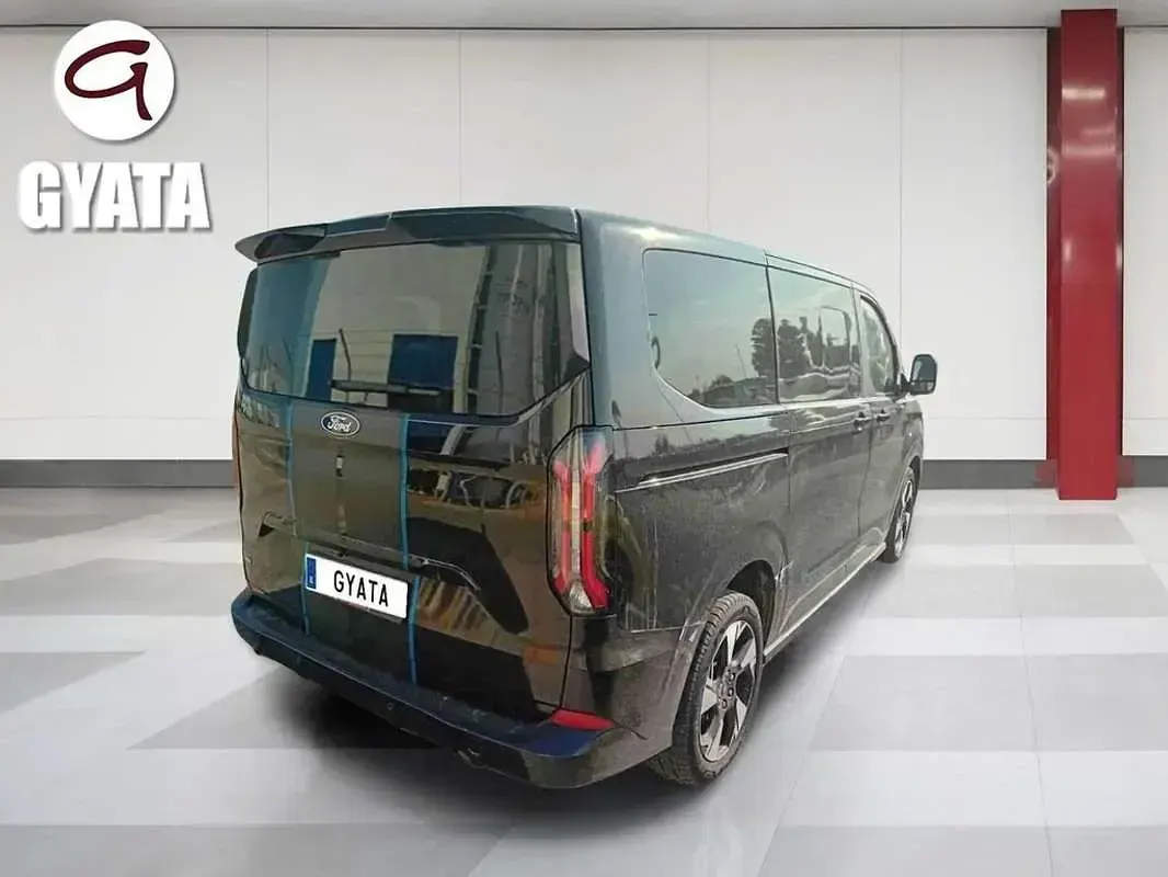 Usado Ford Tourneo Custom Active 232 CV (170 kW) 2025 Negro Van