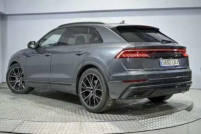 Usado Audi Q8 Premium 231 CV (169 kW) 2022 Gris / plata SUV