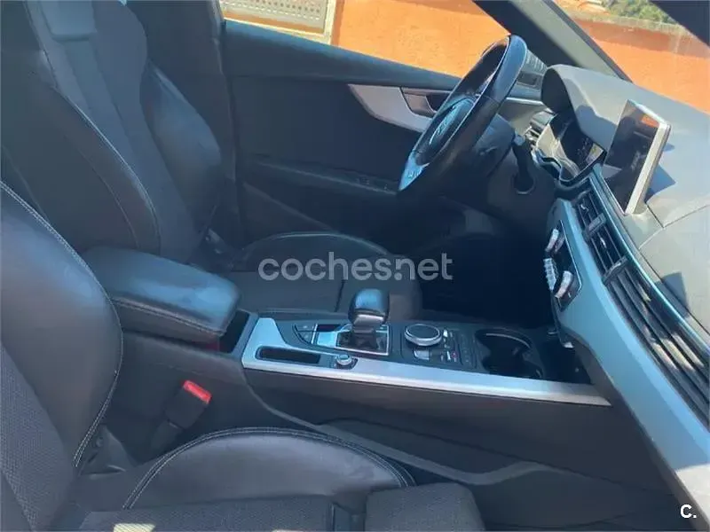 Usado Audi A5 Sportback S-Line 190 CV (139 kW) 2019 Gris / plata Utilitario