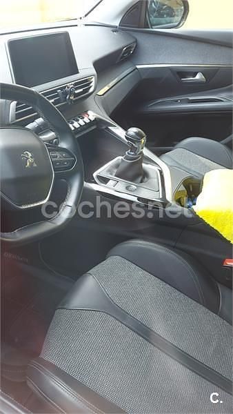 Usado Peugeot 3008 Allure 130 CV (95 kW) 2019 Blanco SUV