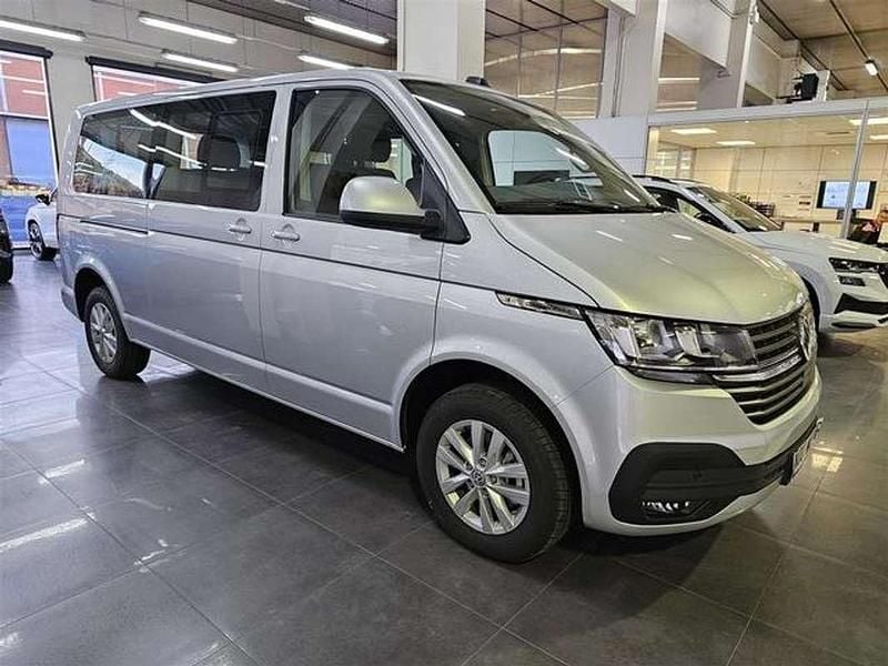 Usado VW Caravelle 150 CV (110 kW) 2024 Plateado Monovolumen