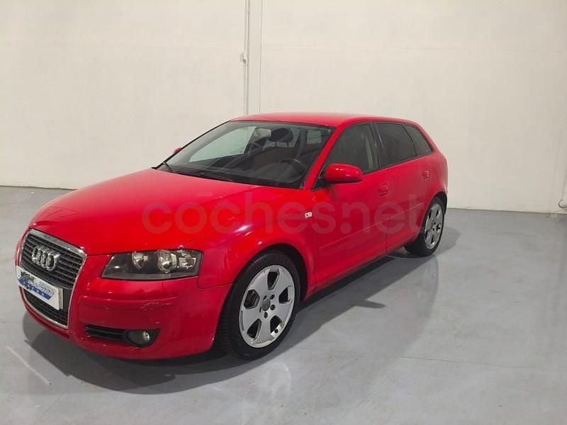 Usado Audi A3 Attraction 105 CV (77 kW) 2006 Rojo Berlina