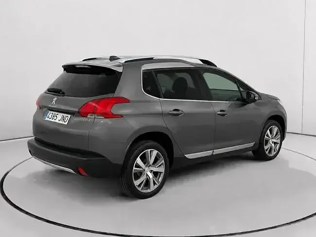 Usado Peugeot 2008 Allure 110 CV (80 kW) 2016 Gris SUV