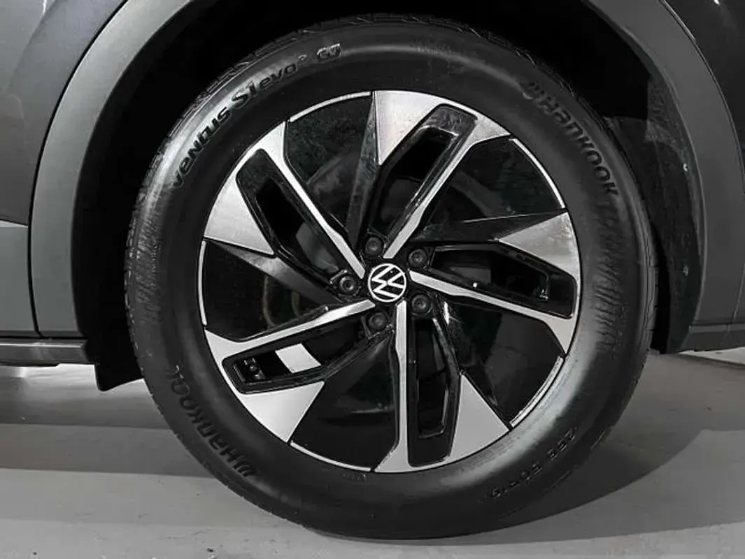 Usado VW ID.4 Pro 150 kW (204 CV) 2025 Gris SUV