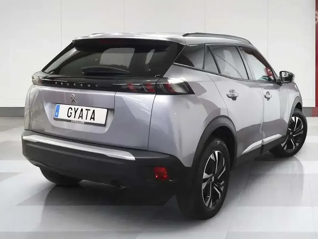 Usado Peugeot 2008 Allure 101 CV (74 kW) 2023 Gris SUV