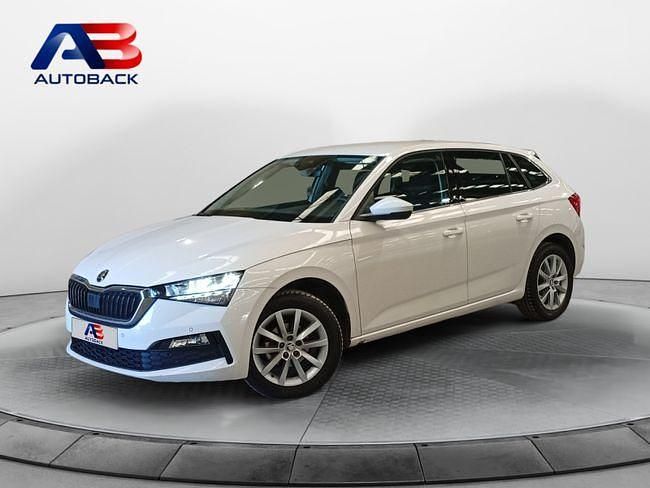 Usado Skoda Scala 95 CV (69 kW) 2022 Blanco Utilitario